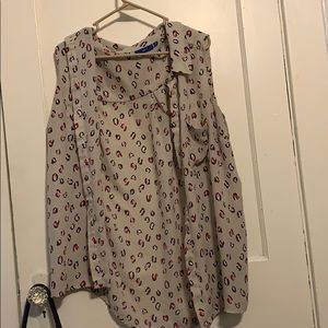 Sleeveless button up shirt